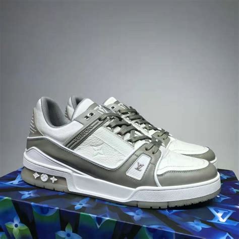 louis vuitton men sneakers original.